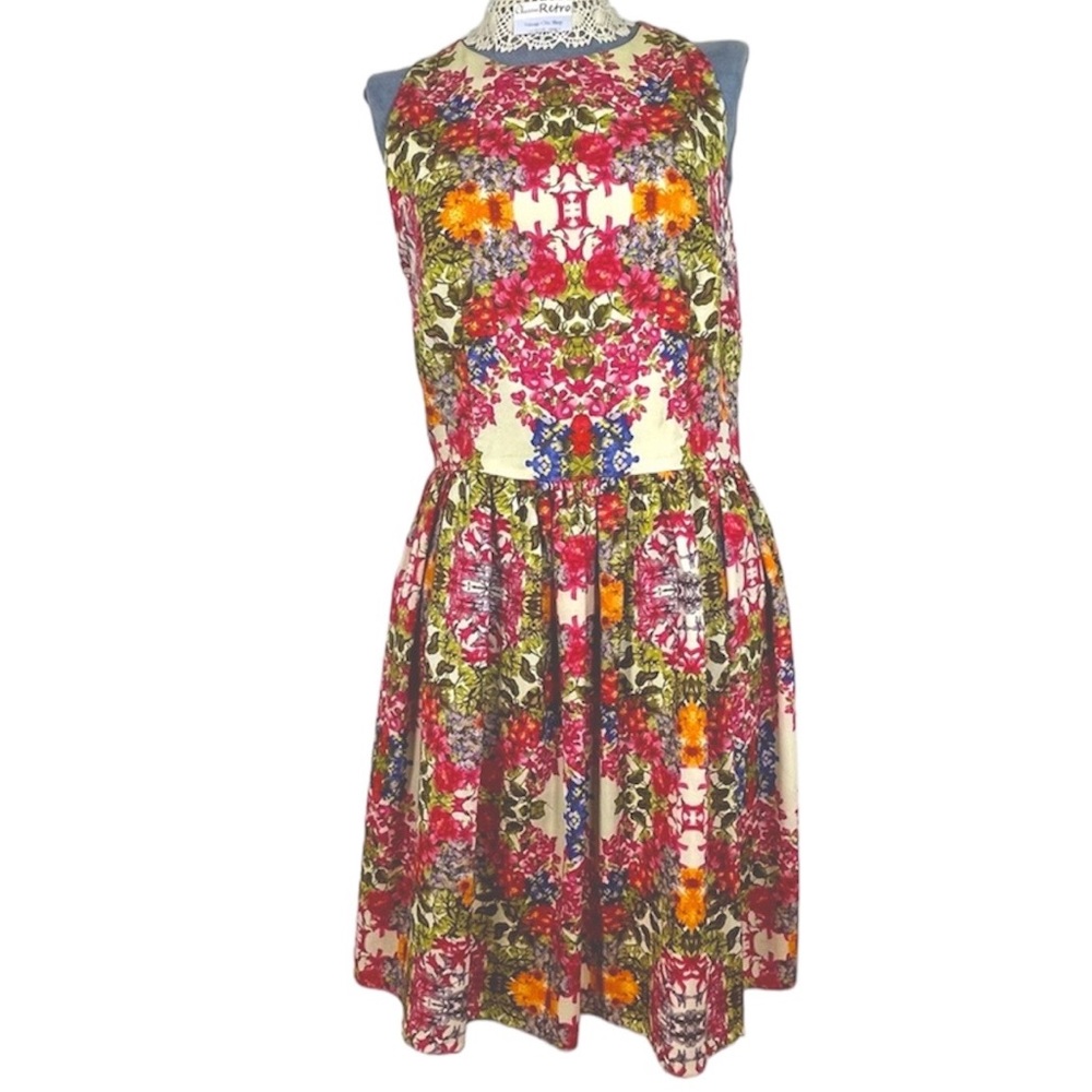 VTG Maggie London fit & flare sleeveless colorful cottagecore floral print dress
